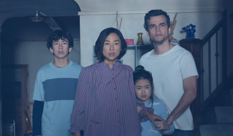 A Última Casa: Wagner Moura estrela filme da Netflix sobre família presa em casa; veja trailer